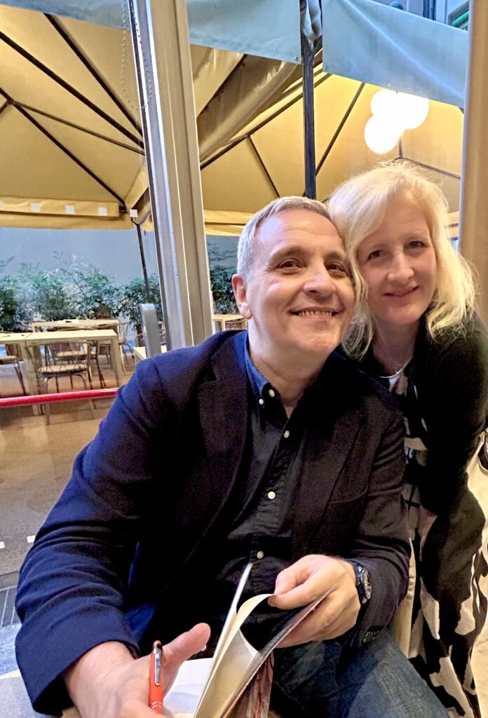 Maurizio De Giovanni con Patty de ilRecensore.it